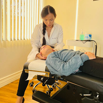 What a Santa Ana Chiropractor Can Help